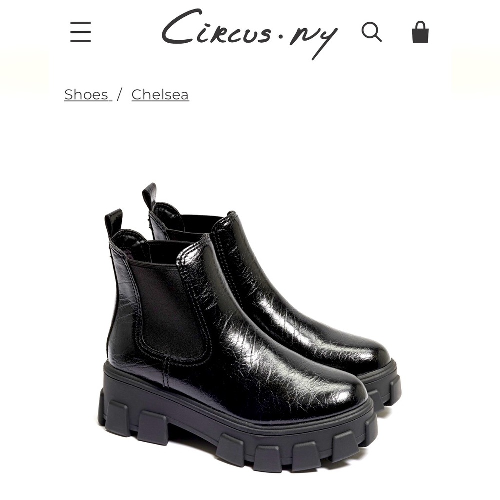 Like-new Circus by Sam Edelman black crinkle faux leather Chelsea boots, sz 8.5
